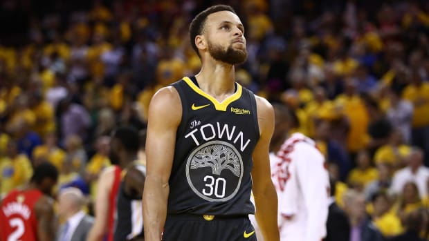stephen-curry-warriors-raptors-look.jpg